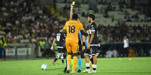 穆巴纳租借加盟克雷莫纳：从马赛到意甲保级战的关键拼图