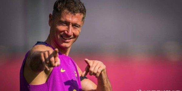 莱万：英超花的钱太多了，年轻且半年进10球就有球队7000万买你