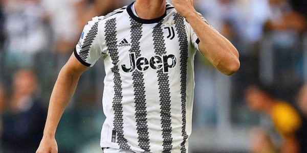 巴萨与AC米兰争夺弗拉霍维奇 意甲金靴选择前往沙特，薪水高达五倍